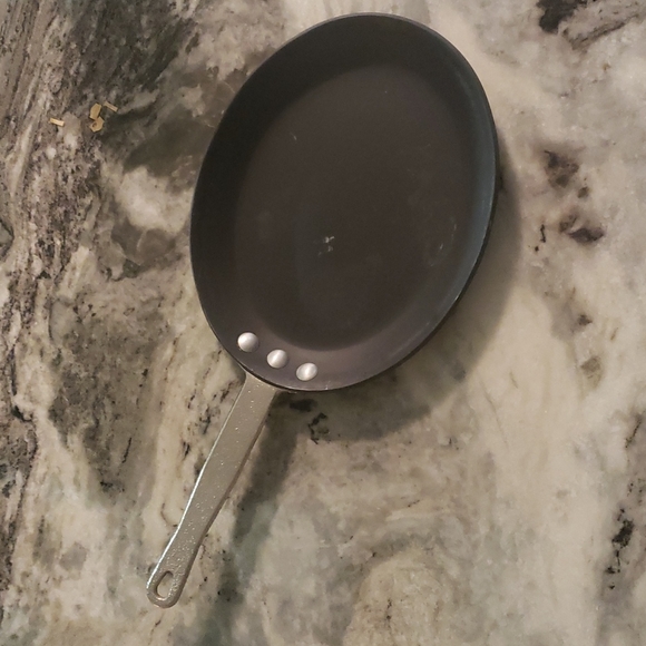 Commercial Aluminum Cookware Oval Skillet Flat Fry Pan G190HC 10.5 x 8.5 x 1 - Picture 1 of 3